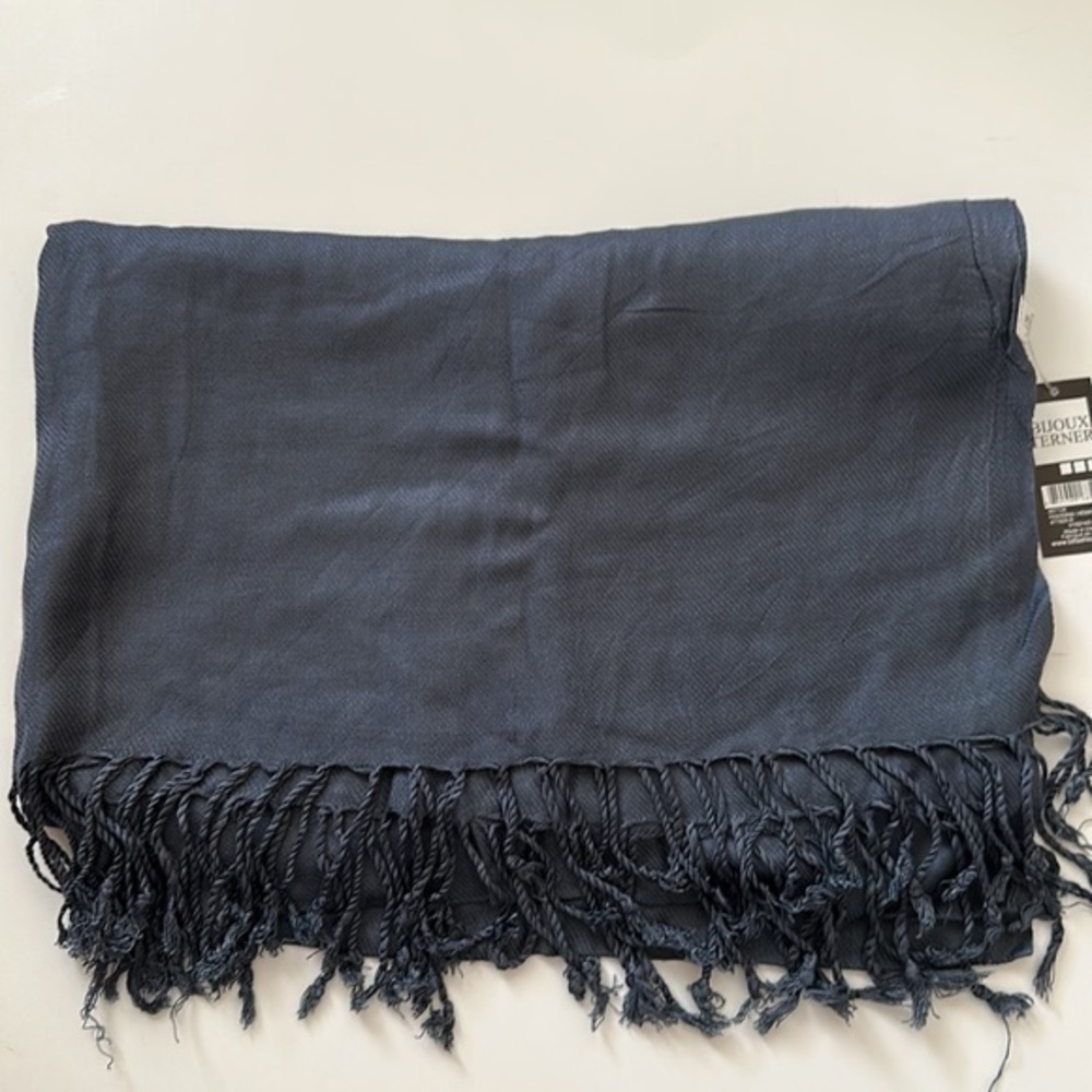NWT Dark Gray ( Hematite)  pashmina Scarf with tassels